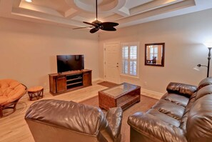 Living area - Sea Glass 11 3 Bedroom Condo by RedAwning (South Padre Island)