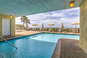 Piscine extérieure, piscine chauffée