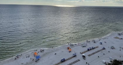 Wow! Remodeled spacious unit! Amazing beach views! SNOWBIRDS SPECIAL DISCOUNTS!