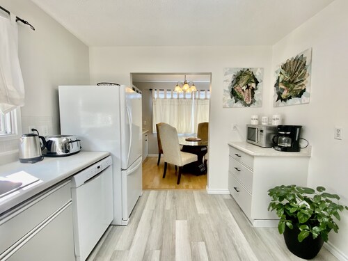 Hoodoo Hideout | Family Retreat | King Suite