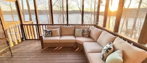 Smart TV, fireplace, video games, books