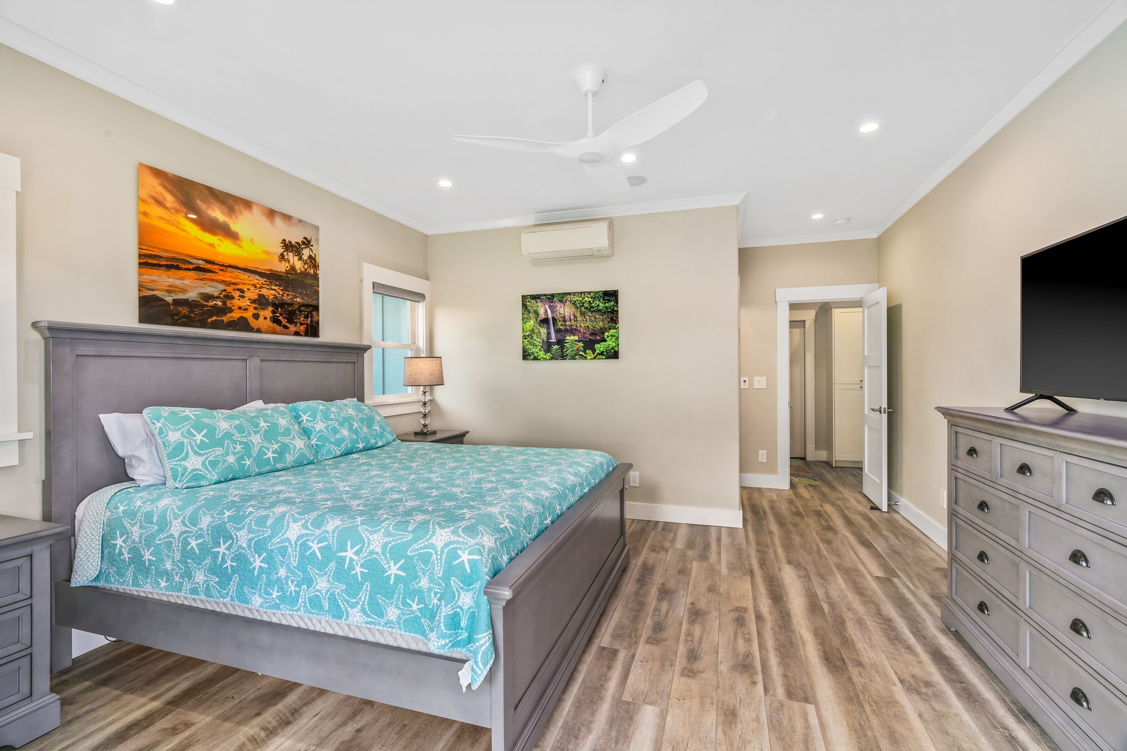 4 bedrooms, iron/ironing board, travel crib, free WiFi