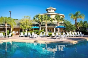 Outdoor pool, a heated pool - RENOVATED!! Sleeps 6, Family Friendly - Pool, Jacuzzi, Sauna - Close to Disney! (Kissimmie)