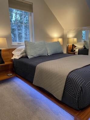 2 Schlafzimmer, Schreibtisch, Bügeleisen/Bügelbrett, Reisekinderbett