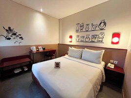 Dobbeltrom – standard (HAPPY ROOM DOUBLE) | Sengetøy av topp kvalitet, skrivebord og skrivebord for bærbar PC