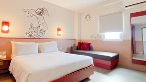 Suite Room | Premium bedding, desk, laptop workspace, free WiFi - Kotta GO Yogyakarta (Yogyakarta)