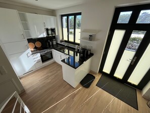 Refrigerador, horno y lavavajillas 