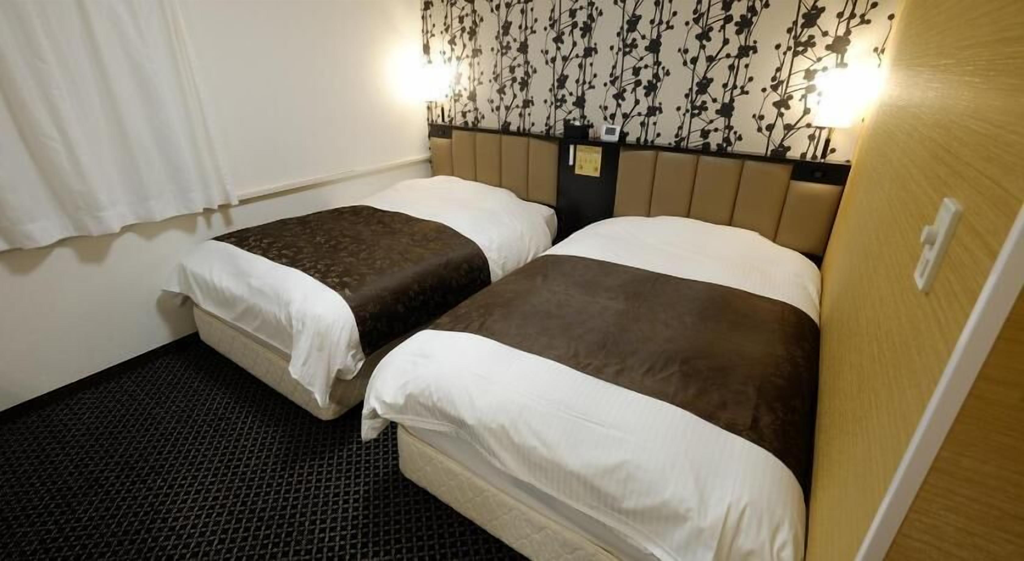 Down comforters, desk, soundproofing, free WiFi