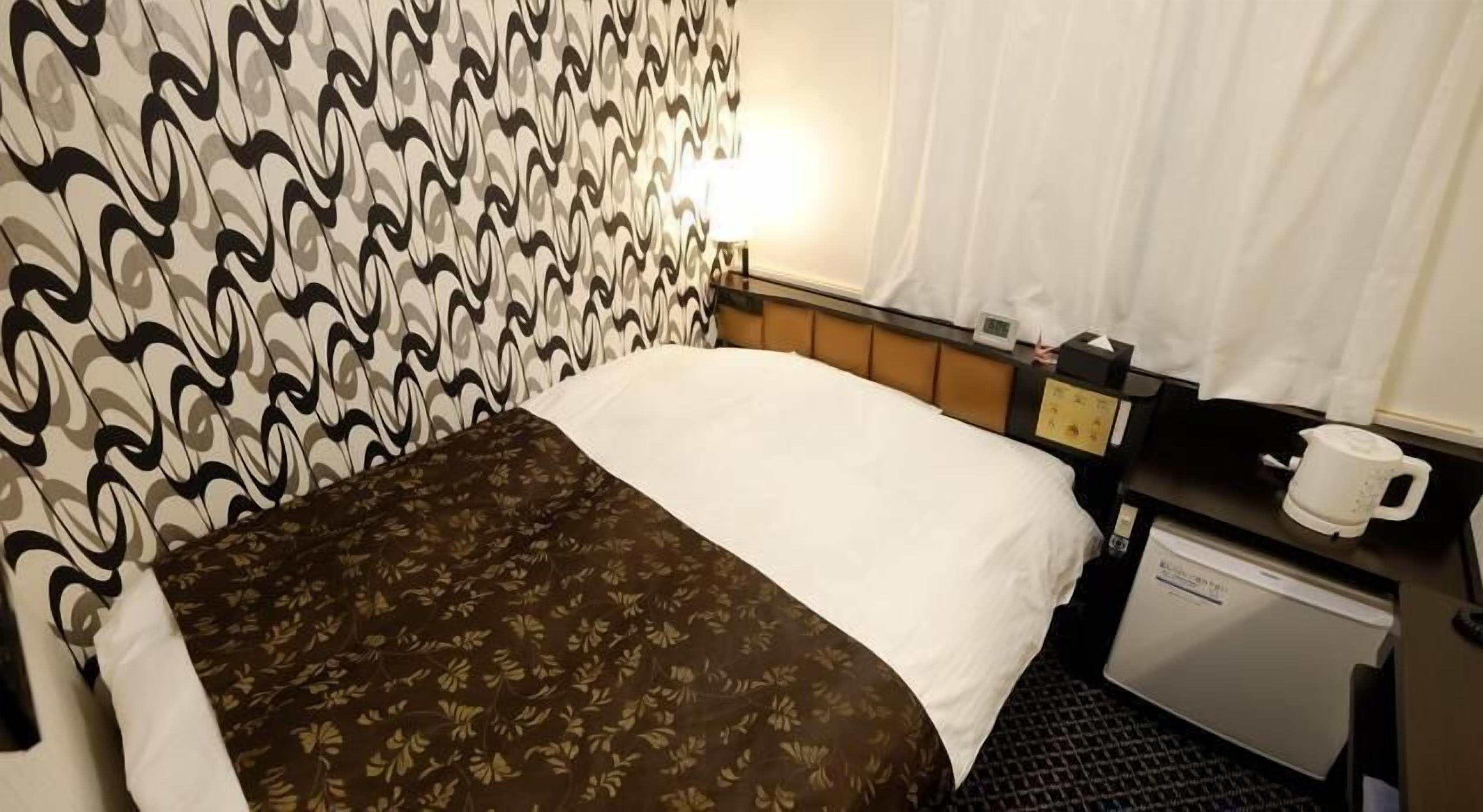 Down comforters, desk, soundproofing, free WiFi