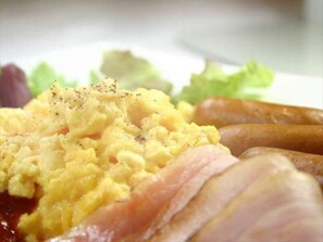 Daily buffet breakfast (JPY 2000 per person) - Apa Hotel Nagano (Nagano)