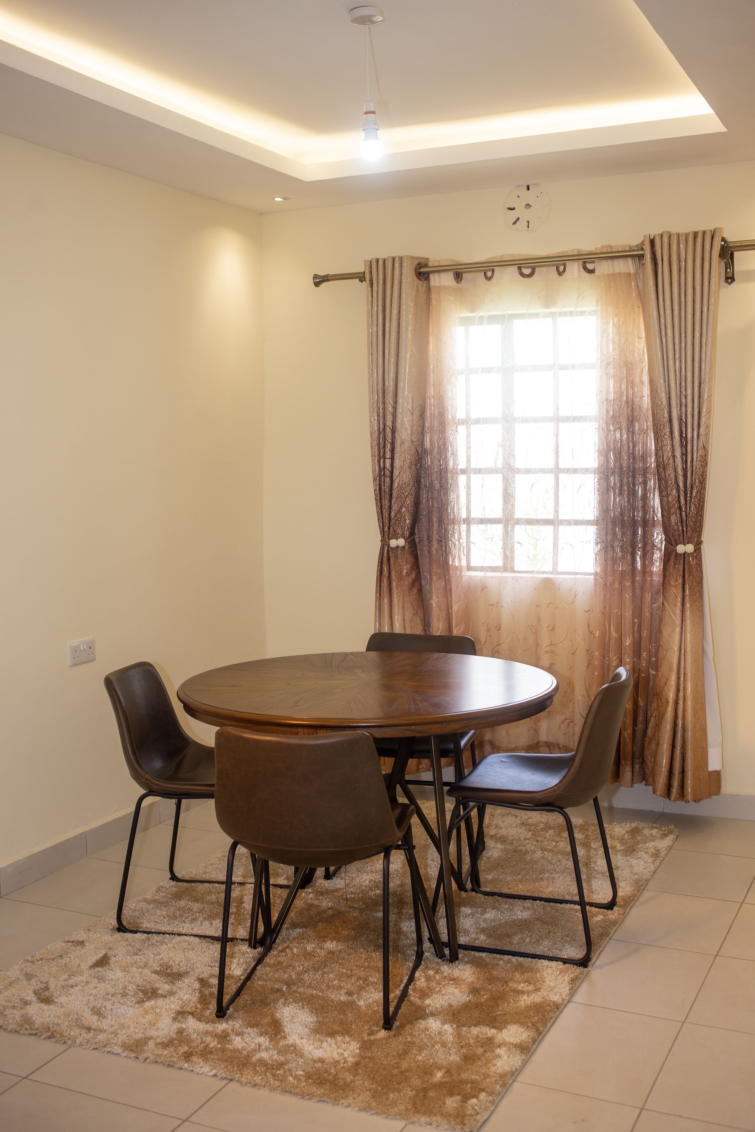 Deluxe Apartment | Dining room