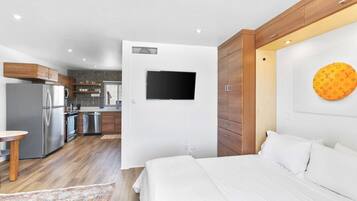 Iron/ironing board, travel crib, WiFi, bed sheets