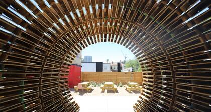 Retro Studio in the Heart of DTPH - Very Walkable