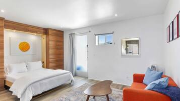 熨斗/熨衣板、旅行婴儿床、WiFi、床单