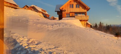 Chalet Luna - Modern but cozy chalet close to the slopes