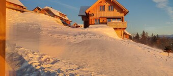 Chalet Luna - Modern but cozy chalet close to the slopes