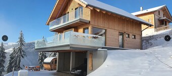 Chalet Luna - Modern but cozy chalet close to the slopes