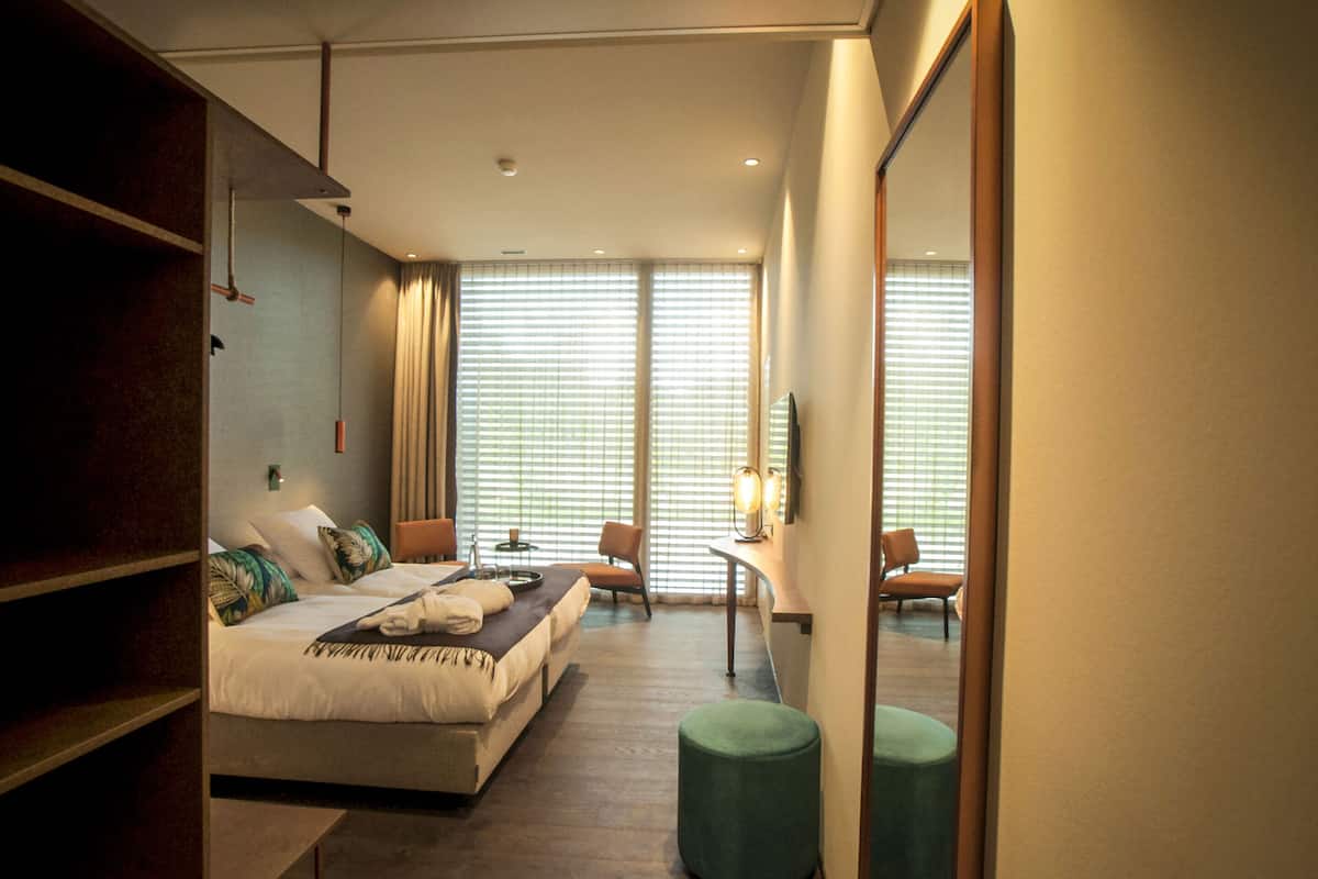 Superior Room | 1 bedroom, in-room safe, soundproofing, free cribs/infant beds