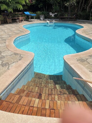 Villa Sarah, lush green and serine