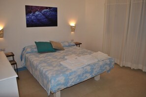 1 bedroom, WiFi - Suite 2 - 50 m. from the Ionian Sea (Santa Maria al Bagno)