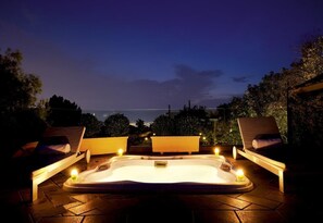 Phòng Suite Grand | 1 phòng ngủ, minibar, két bảo mật tại phòng, bàn 