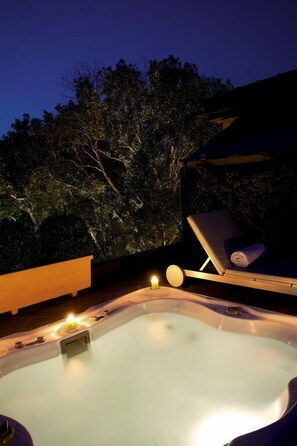 Phòng Suite Grand | 1 phòng ngủ, minibar, két bảo mật tại phòng, bàn 