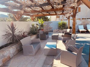 Terrace/patio - LUXURY APARTMENT WITH SEA VIEW, 1 MIN WALK FROM THE BEACH (Galéria)