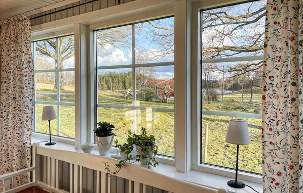 Interior - 1 bedroom stunning apartment in öxabäck (Öxabäck)