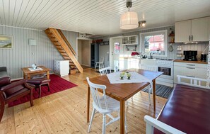 Dining - 1 bedroom stunning apartment in öxabäck (Öxabäck)