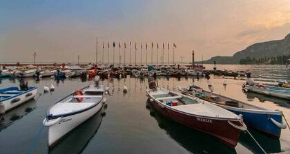 Residence San Marco-moderno with pool, Wi-Fi