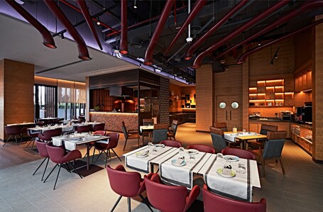 Revier Hotel Dubai - Image 37