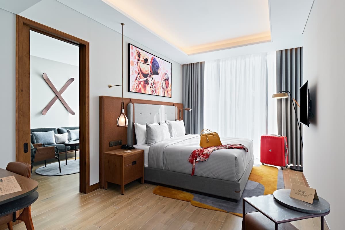 Family Studio Suite | 1 bedroom, down duvets, memory-foam beds, minibar