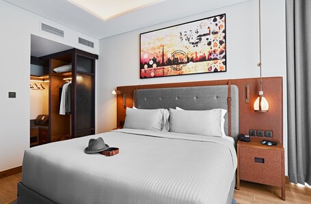 Revier Hotel Dubai - Image 36