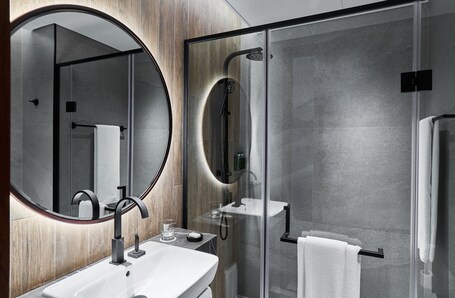 Revier Hotel Dubai - Image 26