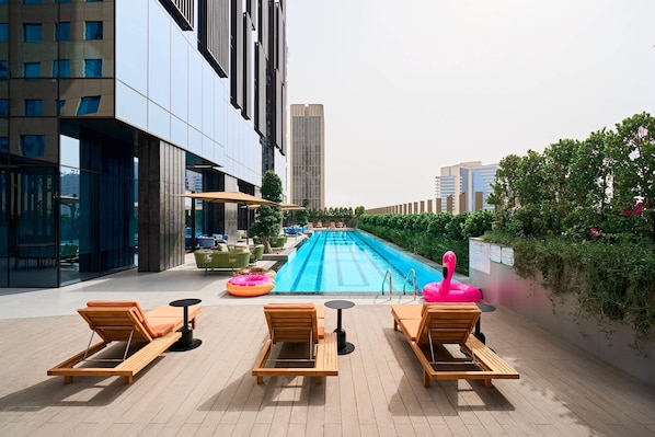 Outdoor pool, open 7:00 AM to 8:00 PM, free pool cabanas, pool umbrellas - Barcelo Business Bay Dubai (Dubai)