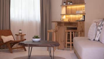 Boho Chic Suite | Area soggiorno | Smart TV 50 pollici con canali satellitari, TV