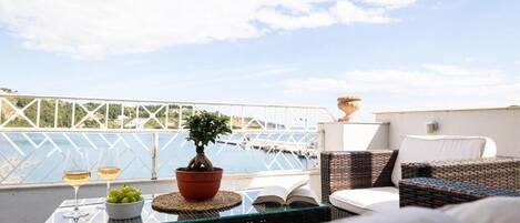 Svit - 1 kingsize-säng med bäddsoffa - balkong - havsutsikt | Terrass/Patio