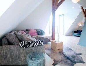 Smart TV - Luxury penthouse in villa (Syke)