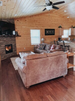 智能电视、壁炉