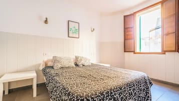 3 slaapkamers, een bureau, een strijkplank/strijkijzer, gratis wifi