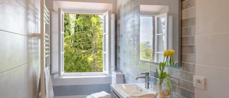 Villa | Bathroom | Shower, rainfall showerhead, hair dryer, bidet