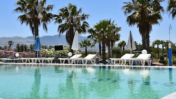 Apartment | Pool | Outdoor pool