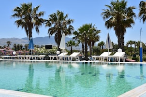 Apartment | Pool | Outdoor pool