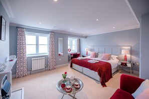 House (4 Bedrooms) | 4 bedrooms, laptop workspace, iron/ironing board, travel crib - Sea Crest Aldeburgh (Aldeburgh)