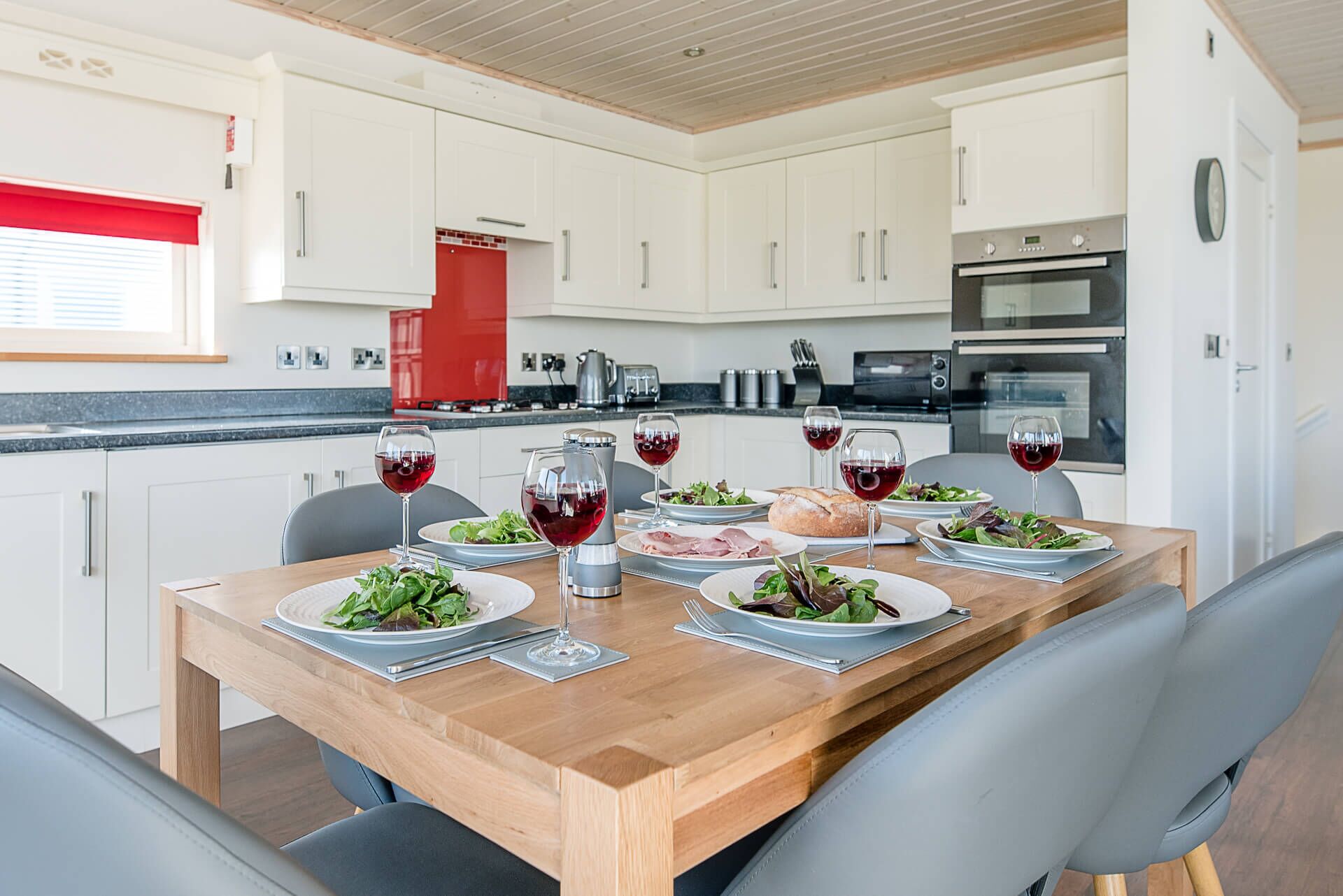 Kamar (3 Bedrooms) | Tempat makan