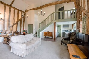 TV - Granary Cottage, Valley Farm Barns Snape, (Saxmundham)