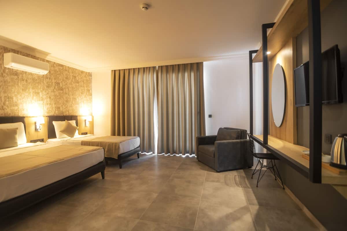 Espacio para trabajar con laptop, wifi y ropa de cama