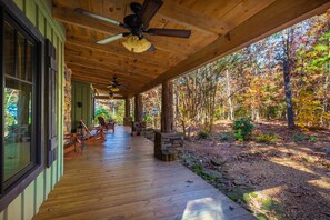 Terrace/patio - Eagles + Owl's-TWO cabins on the lake-sleeps 16 (Mentone)