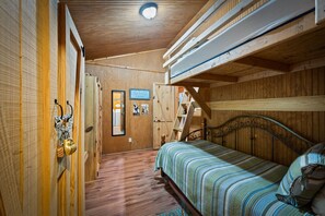 5 bedrooms, iron/ironing board, travel crib, free WiFi