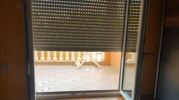 2 soverom, skrivebord, strykejern/-brett og wi-fi (inkludert)